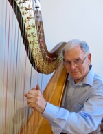 Photo of Welsh Harpist Derek Thomas